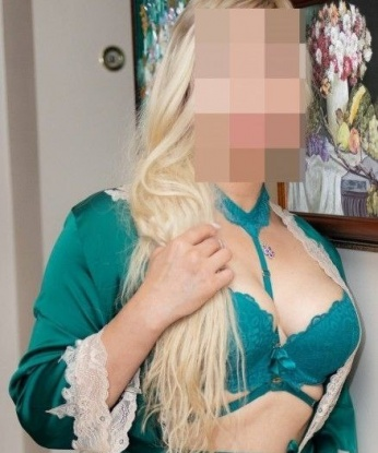 Живу в самом сердце Москвы и готова порадовать тебя своими услугами. Я умею создавать атмосферу настоящего удовольствия и незабываемых эмоций. В моих руках ты почувствуешь безграничное наслаждение и истинное блаженство. Фото настоящие, мои отзывы говорят за себя. Позволь себе окунуться в мир страсти и насладиться мной. Твои самые сокровенные фантазии станут реальностью при встрече со мной. 💋💫 2037, 35 лет